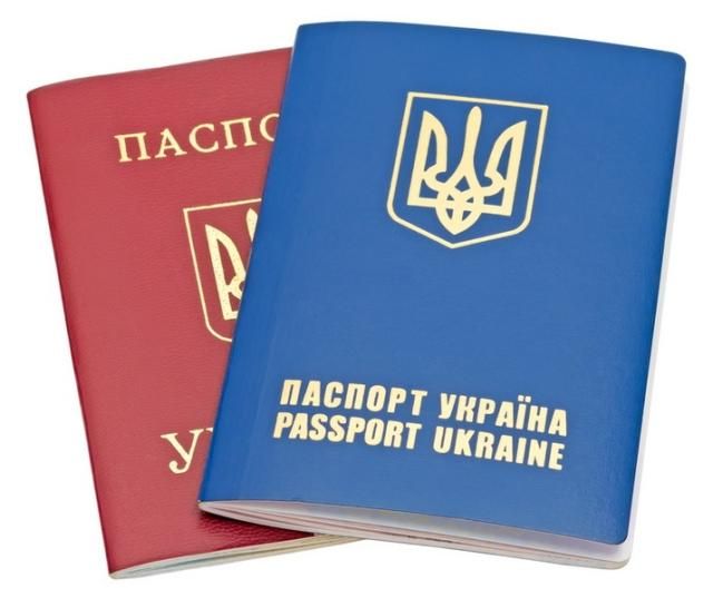 В'їжджати в Росію можна буде тільки за закордонними паспортами