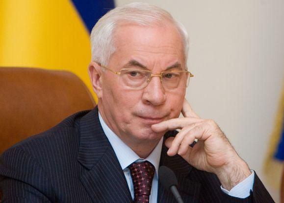 Азаров уволил члена наблюдательного совета "Нафтогаза"