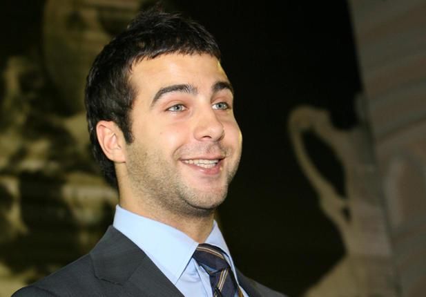 Иван Ургант извинился за "порубленных жителей украинского села" с иронией Иван Ургант извинился за "порубленных жителей украинского села" с иронией