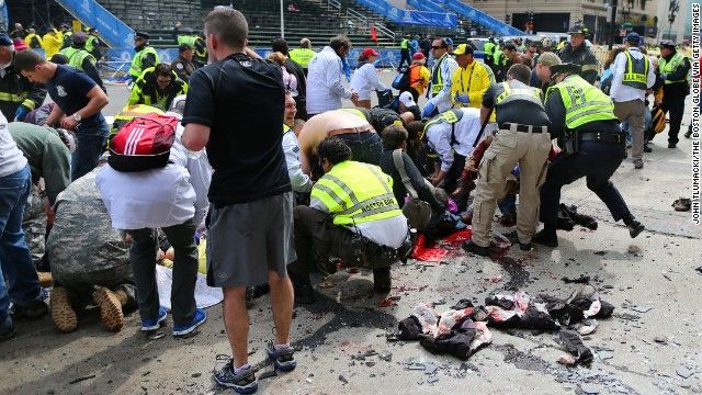 Из-за взрывов в Бостоне погиб 8-летний мальчик