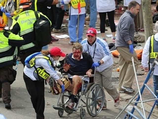Взрывы на марафоне в Бостоне официально названы терактом