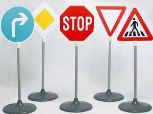 Нові правила дорожнього руху та нові знаки (ФОТО)