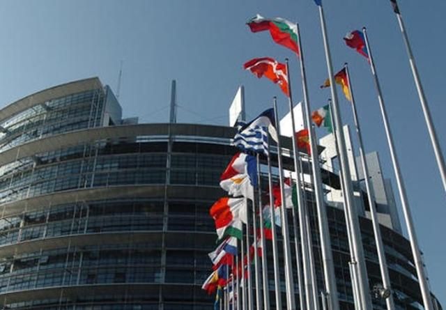 У Європарламенті готові спрощувати візовий режим для українців 