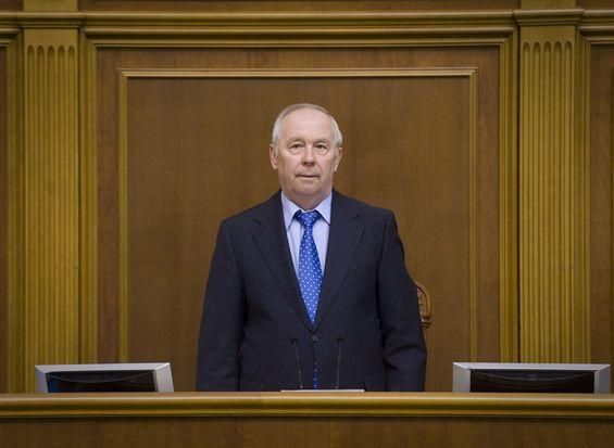 Рыбак открыл заседание Рады с просьбой голосовать лично Рыбак открыл заседание Рады с просьбой голосовать лично