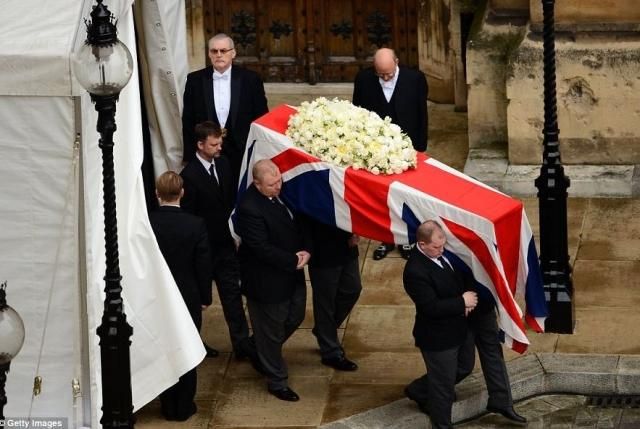 Похорон на 10 мільйонів: У Лондоні попрощались з Маргарет Тетчер. Live (Фото)