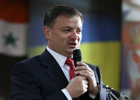 За обвинение в "кнопкодавстве" регионал ждет извинений от Яценюка