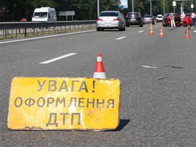 На Львівщині автомобіль збив маленького хлопчика