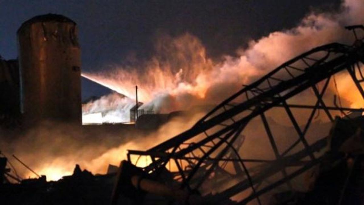 Кількість жертв після вибуху на техаському заводі збільшилася до 35 людей Кількість жертв після вибуху на техаському заводі збільшилася до 35 людей