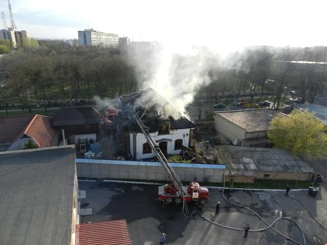 У Херсоні горів житловий будинок (Фото. Відео) 