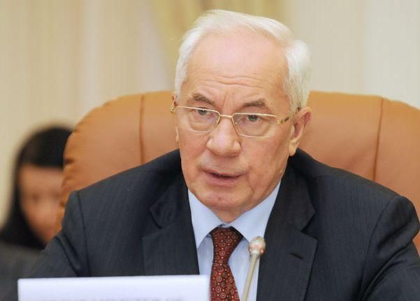 Азаров похвастался, что соцвыплаты выросли в 5 раз и увеличатся снова Азаров похвастался, что соцвыплаты выросли в 5 раз и увеличатся снова