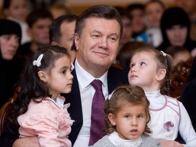 Янукович пообещал, что количество детских садиков будет увеличиваться