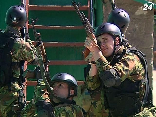 Украинских военных готовят противостоять сомалийским пиратам Украинских военных готовят противостоять сомалийским пиратам