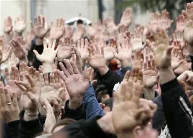 Правозахисник вважає за необхідне узаконити в Україні спонтанні мітинги Правозахисник вважає за необхідне узаконити в Україні спонтанні мітинги