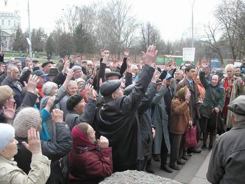 100 украинцев привлечены к ответственности за организацию митингов в 2012-м