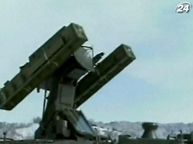 КНДР перемістила дві ракетні установки до східного узбережжя КНДР перемістила дві ракетні установки до східного узбережжя