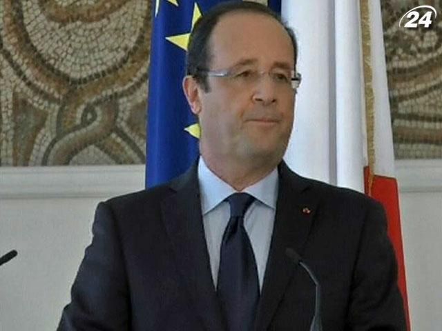 Популярність президента Франції впала до рекордного рівня