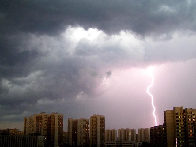 По всей территории Украины, кроме запада, штормовое предупреждение По всей территории Украины, кроме запада, штормовое предупреждение