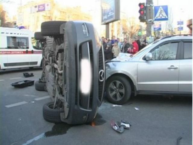 В аварии в центре Киева пострадали 5 человек (Фото)