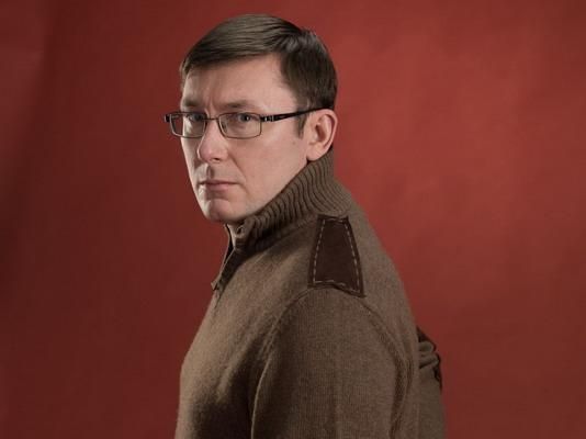 Луценко домовляється про круглий стіл з інтелектуалами України Луценко домовляється про круглий стіл з інтелектуалами України