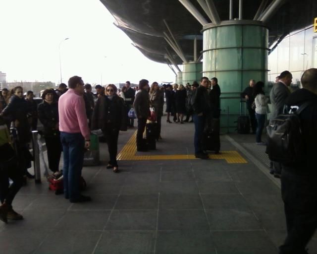 В "Борисполе" срочная эвакуация (Фото) В "Борисполе" срочная эвакуация (Фото)