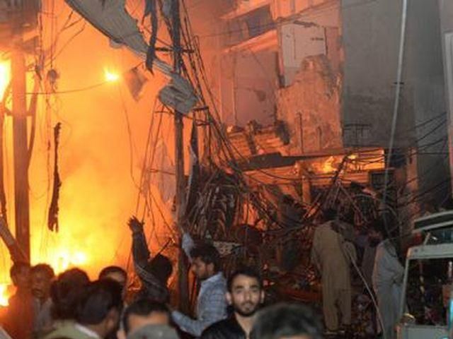 Взрыв на митинге в Пакистане унес по меньшей мере 10 жизней