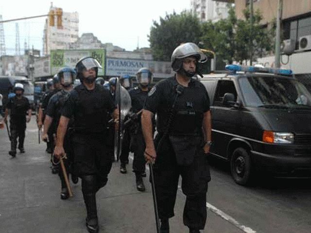 В Аргентине столкновения между полицией и сотрудниками психиатрической больницы, есть раненые