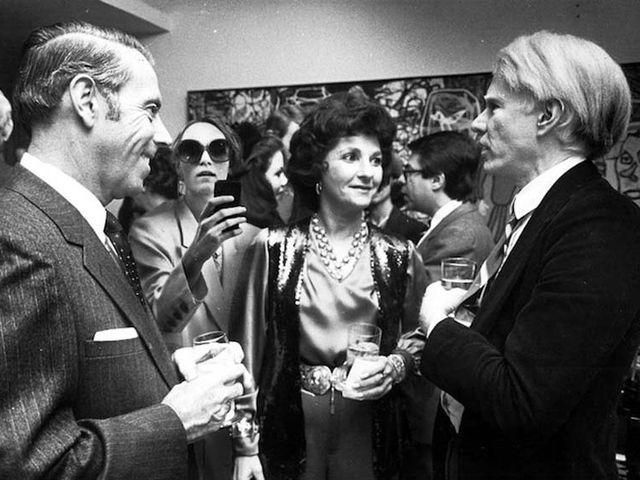 Угорка "перенесла" себе на старовинні фотографії (Фото) Угорка "перенесла" себе на старовинні фотографії (Фото)