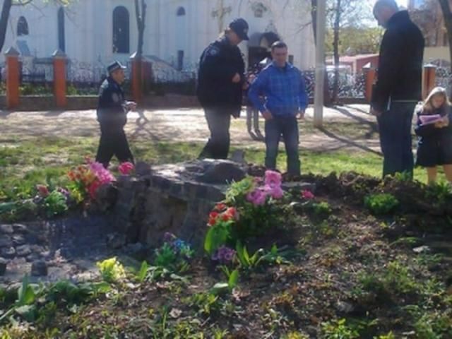 Харків'яни вийшли на захист демонтованого пам'ятника воїнам УПА 