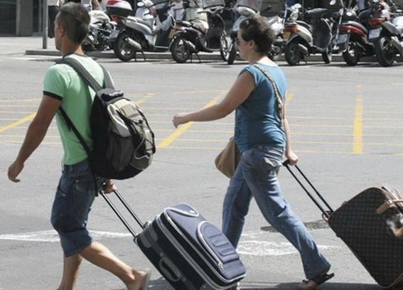 За рубежом работает 2 миллиона украинцев, - исследование За рубежом работает 2 миллиона украинцев, - исследование