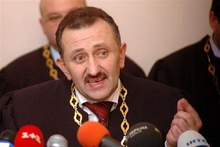 Суддя Зварич пише книгу про корупцію в судах