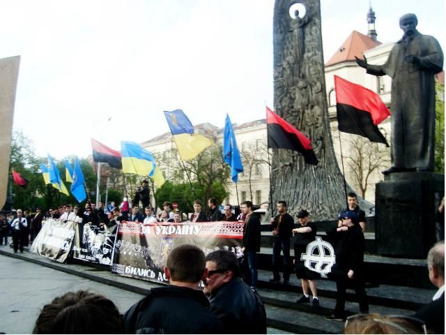 Во Львове прошел марш к годовщине дивизии "Галичина" (Фото) Во Львове прошел марш к годовщине дивизии "Галичина" (Фото)