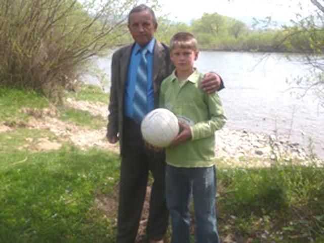 На Львовщине шестиклассник упал в бурную горную реку На Львовщине шестиклассник упал в бурную горную реку