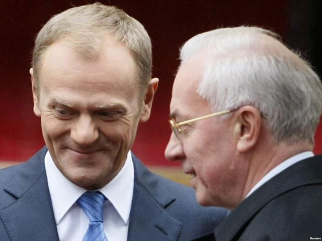 Азаров пригласил польского премьера приехать в Украину Азаров пригласил польского премьера приехать в Украину