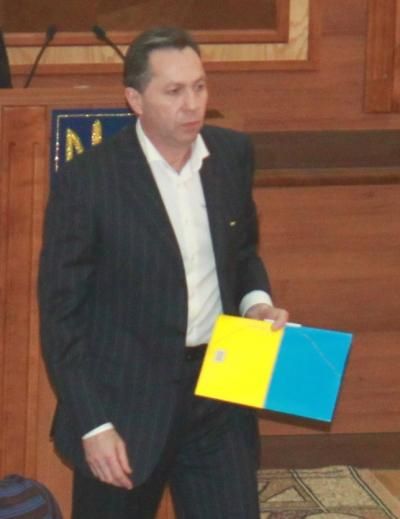 Опозиціонер не голосував за відставку Азарова, бо був на виборах голови сільради Опозиціонер не голосував за відставку Азарова, бо був на виборах голови сільради