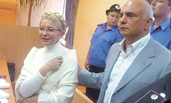 Чоловік Тимошенко закликає Януковича звільнити дружину