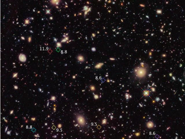 Телескоп Hubble сфотографировал "комету века", которая приближается к Земле (Фото) Телескоп Hubble сфотографировал "комету века", которая приближается к Земле (Фото)