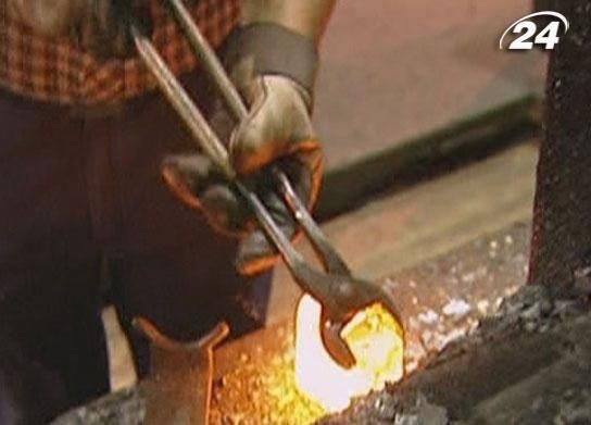 В Швеции производят топоры по старинной технологии В Швеции производят топоры по старинной технологии