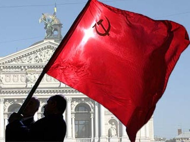 Антифашисты собираются поднять 9 мая над Львовом красный флаг