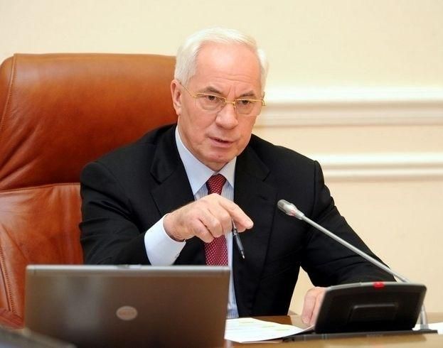 Азаров заперечує "дефіцит демократії" в Україні і скаржиться на несправедливу критику Азаров заперечує "дефіцит демократії" в Україні і скаржиться на несправедливу критику