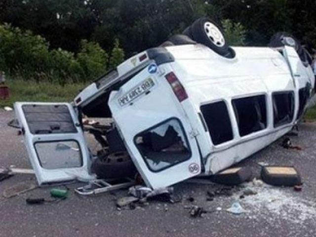 В Киевской области перевернулся микроавтобус: есть пострадавшие