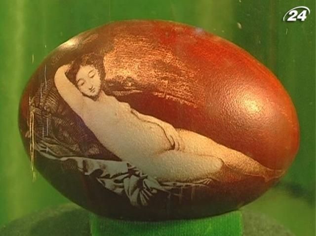 Закарпатська художниця вишкрябує на яйцях картини