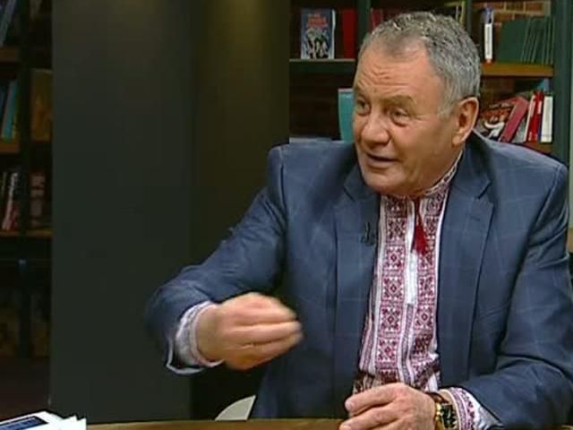 Яворивский на Пасху традиционно ходит на Всенощное бдение Яворивский на Пасху традиционно ходит на Всенощное бдение