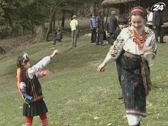 Украинцы сегодня празднуют Обливной понедельник