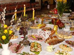 Гастроэнтеролог: Наибольший вред переедание нанесет тем, кто придерживался поста