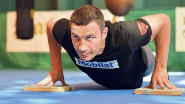 Кличко-старший скоро зробить заяву про свій найближчий бій Кличко-старший скоро зробить заяву про свій найближчий бій