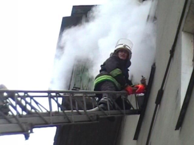 Пожежа у харківському гуртожитку забрала три життя (Відео) Пожежа у харківському гуртожитку забрала три життя (Відео)