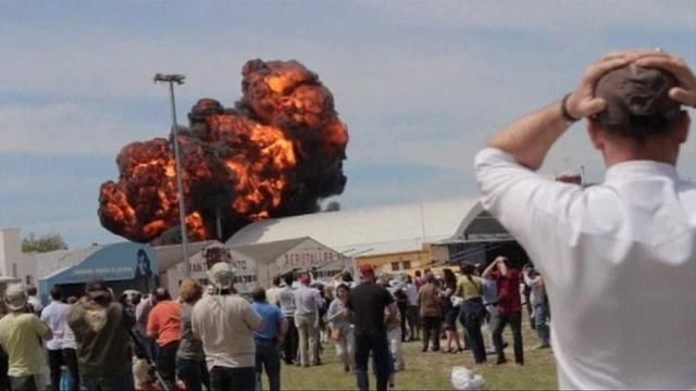 Во время авиашоу в Испании разбился самолет Во время авиашоу в Испании разбился самолет