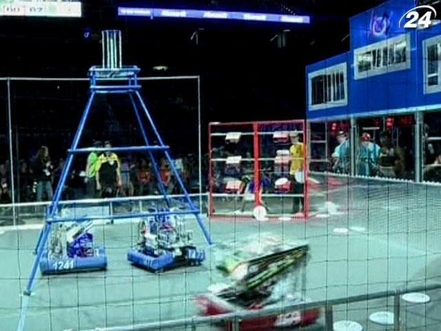 Робочемпіонат FIRST у США зібрав на трибунах стадіону 25 тисяч фанів робототехніки