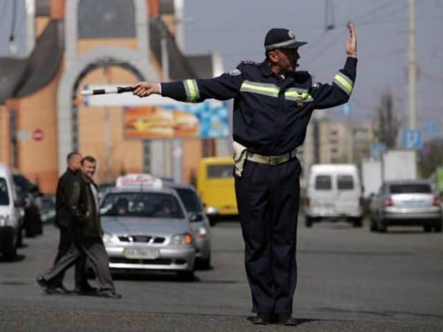 ГАИ взялись за пешеходов-нарушителей ГАИ взялись за пешеходов-нарушителей