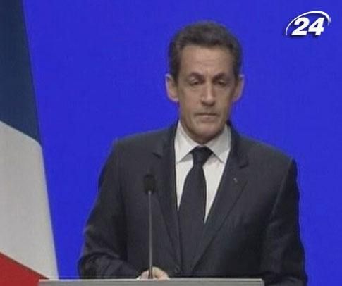 Ніколя Саркозі думає повернутись у політику